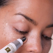 Charger l'image dans la galerie, Crème contour des yeux à la vitamine C⁺
